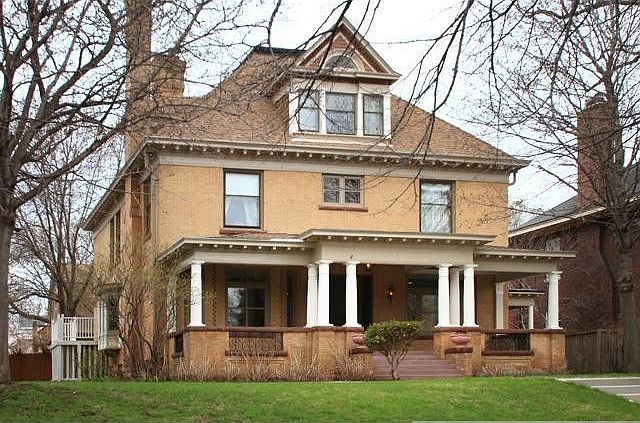 1st image of 2312 Pillsbury Ave