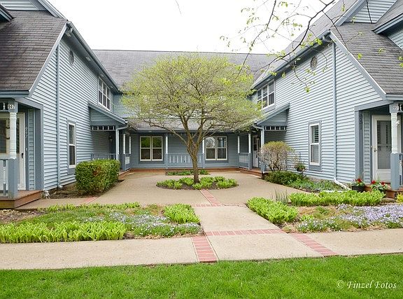 2nd image of 943 Victoria Dr