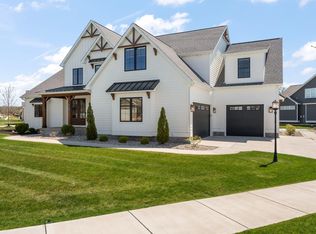2500 Stirling Dr, Valparaiso, IN 46383