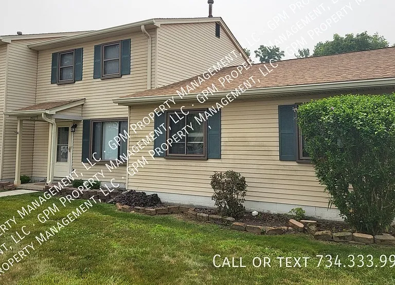 20027 Village Green Ct — Photo 2