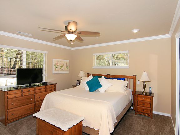 4th image of 120 E. Electric Street