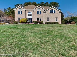 33 Mill Pond Road, Jackson, NJ 08527