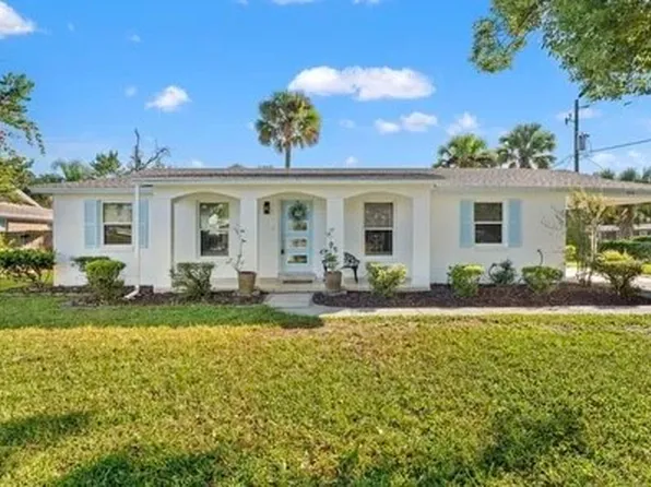 760 Sabalo Dr, Atlantic Beach, FL 32233