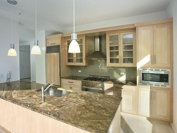 4th image of 55 Thompson St #303