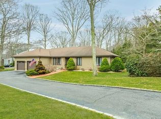 97 Linda Ln W, Riverhead, NY 11901