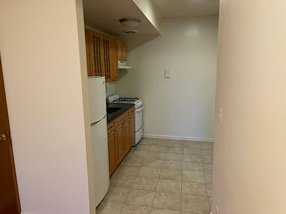 2nd image of 35-01 Ditmars Blvd #2L