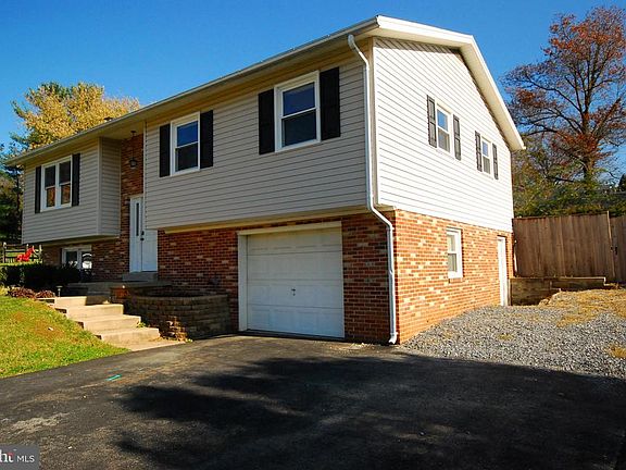 3rd image of 7303 Aspen Ct