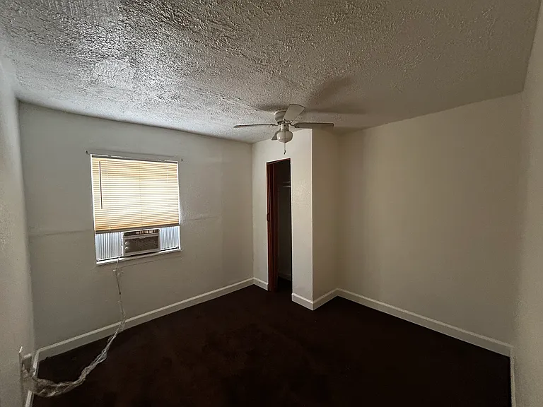 711 Avenue E #4 — Photo 7
