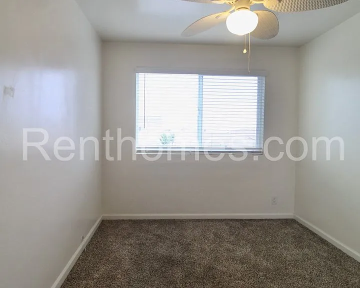 2345 Comstock St — Photo 11