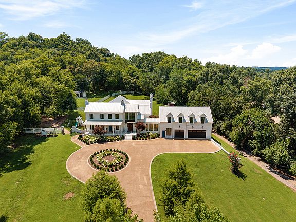 4th image of 1747 Old Natchez Trce