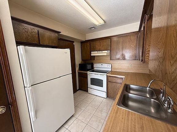 4th image of 114 Barrett Pl