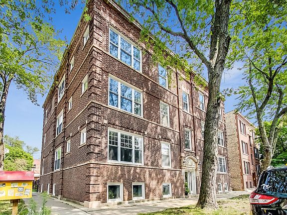 2nd image of 1848 W Waveland Ave APT 2E