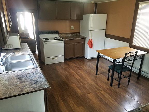 4th image of 92 Montcalm Ave