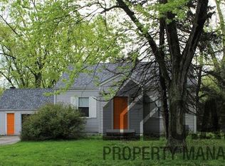 61 Deerpath Rd, Merrillville, IN 46410