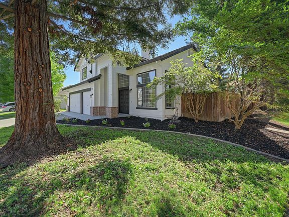 3rd image of 330 Sussex Circle