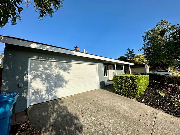 2nd image of 620-620 Rollingwood Dr