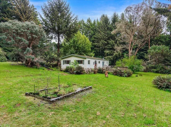 875 Aldergrove Rd, Arcata, CA 95521