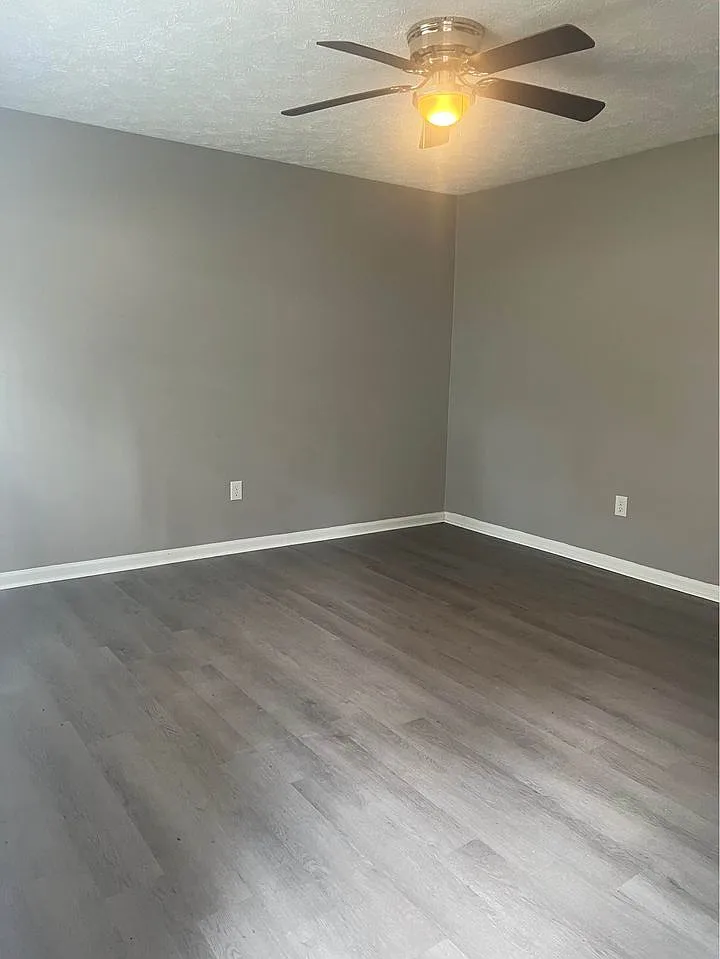 2 bed, 1.5 bath, $1,050 — Photo 4