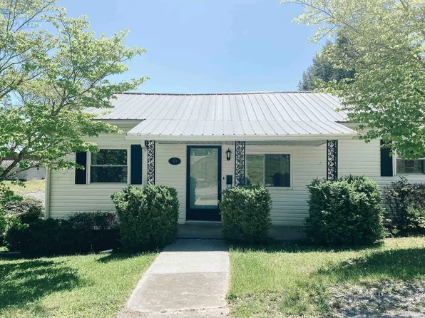 103 Clark Ave, Fayetteville, WV 25840