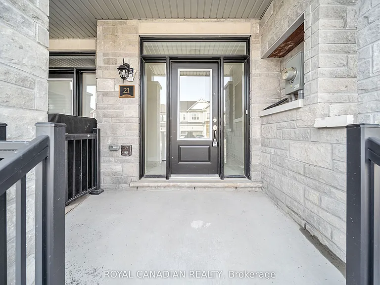 21 Tamworth Ter — Photo 5