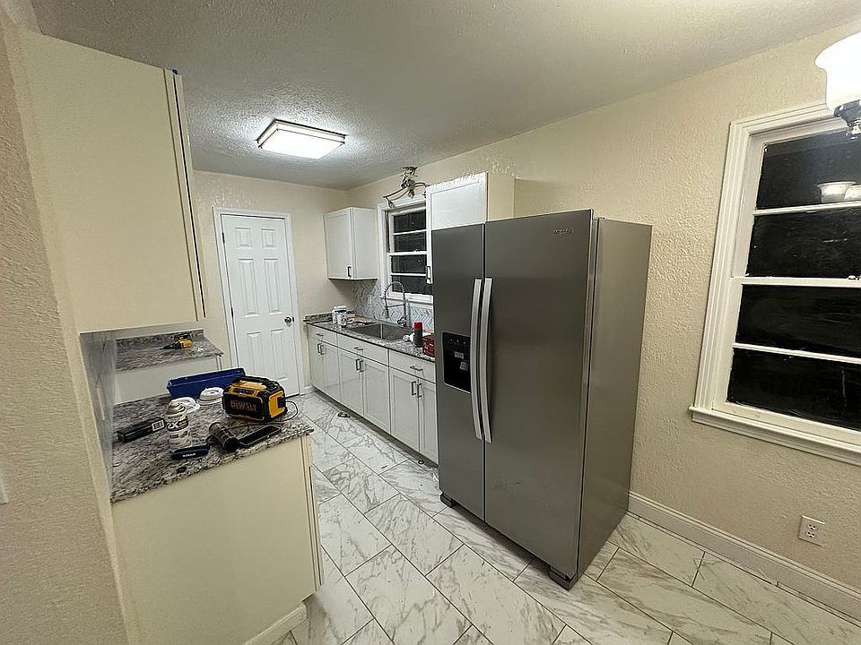 2nd image of 1805 Sunrise Ave