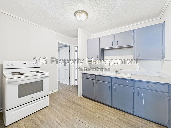 5th image of 1901 S Ash Ave