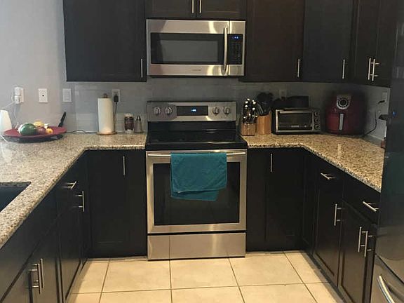 3rd image of 5109 Prairie Dunes Village Cir