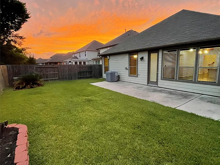 16511 Winthrop Bend Dr — Photo 17