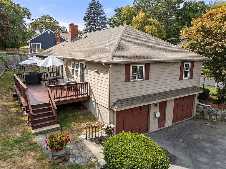 29 Anthony Ln — Photo 16