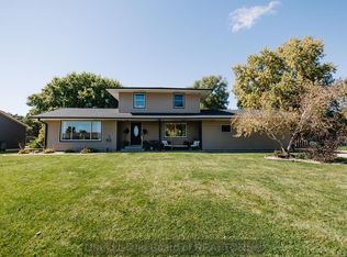 215 S 18th St, Aurora, NE 68818