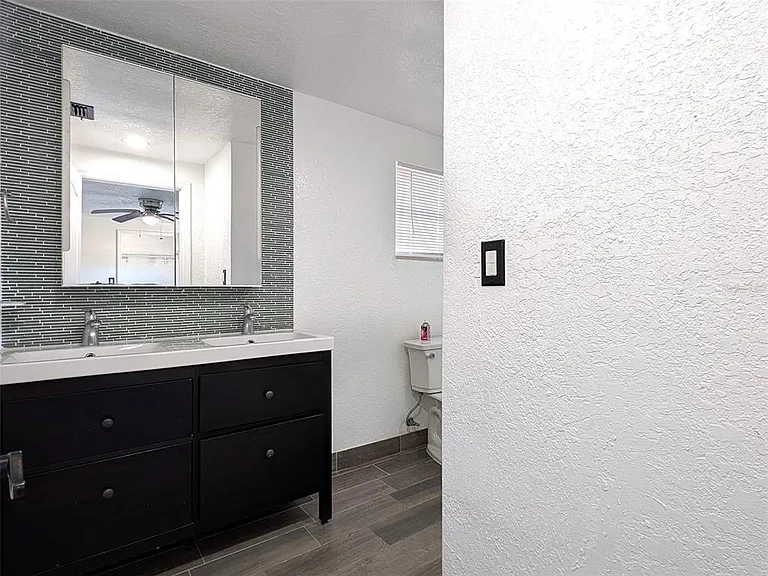 15217 Bailey Hill Rd — Photo 10