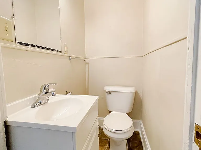 940 S 15th St — Photo 19