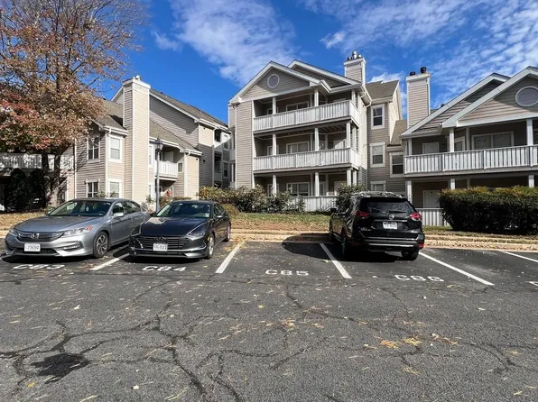 14322 Climbing Rose Way APT 204, Centreville, VA 20121