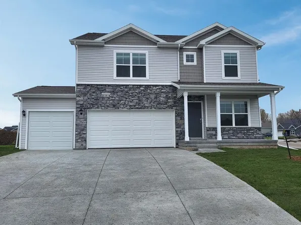 302 Dawson Dr, West Branch, IA 52358