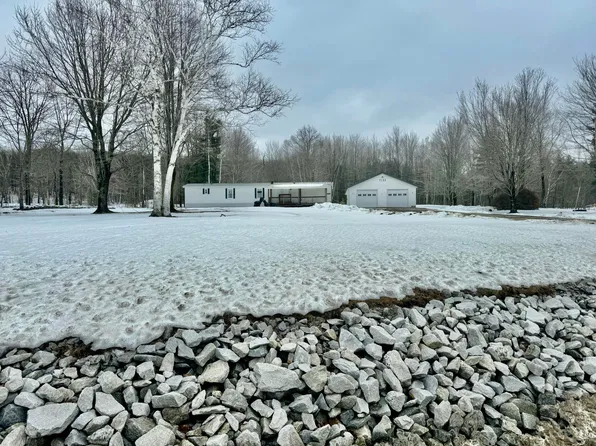 1155 Franklin Rd Road, Jay, ME 04239