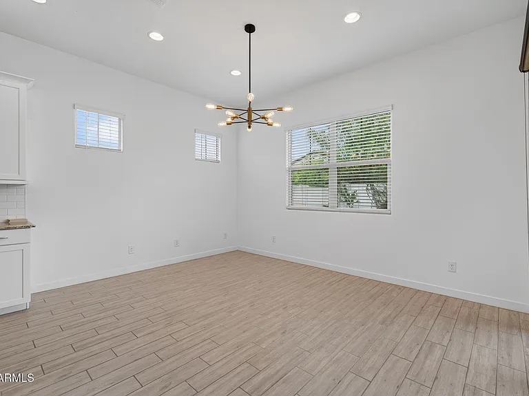 203 E Birchwood Pl — Photo 14