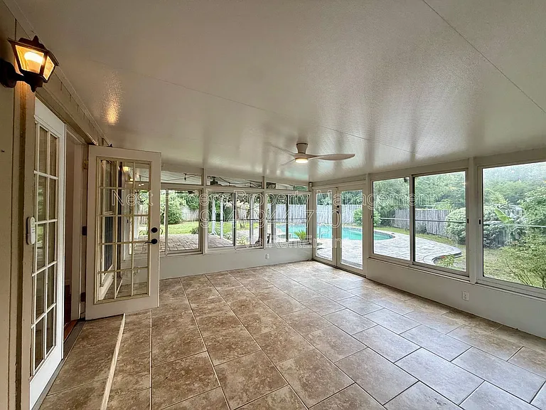 7007 Holiday Hill Ct — Photo 32