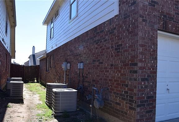 3rd image of 305 Rock Prairie Ln