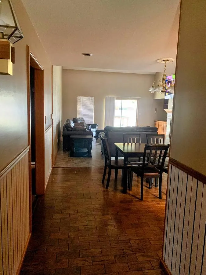 1 bed, 1951 sqft, $700 — Photo 2
