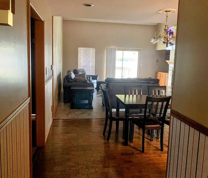 107 S Abbey Ln — Photo 2
