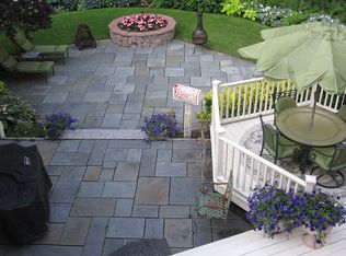 1 Kendall Dr, Lincoln, RI 02865