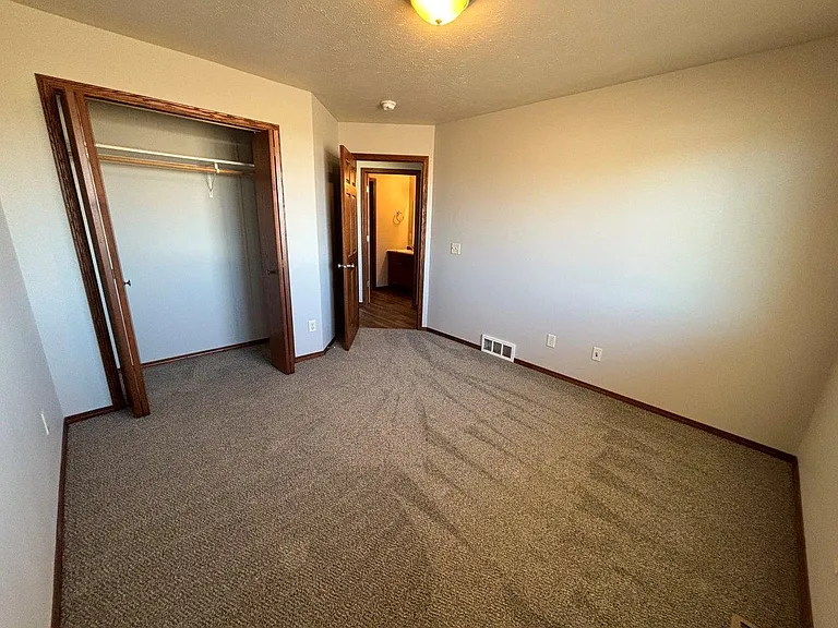 Ideal Twinhomes — Photo 27