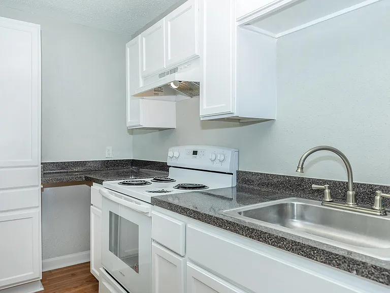 Galleria Flats Apartments — Photo 35