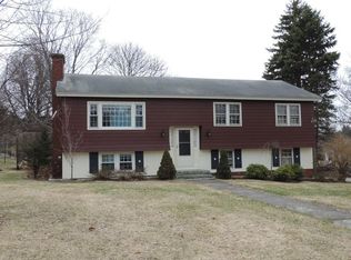 126 Rolling Acres Rd, Lunenburg, MA 01462