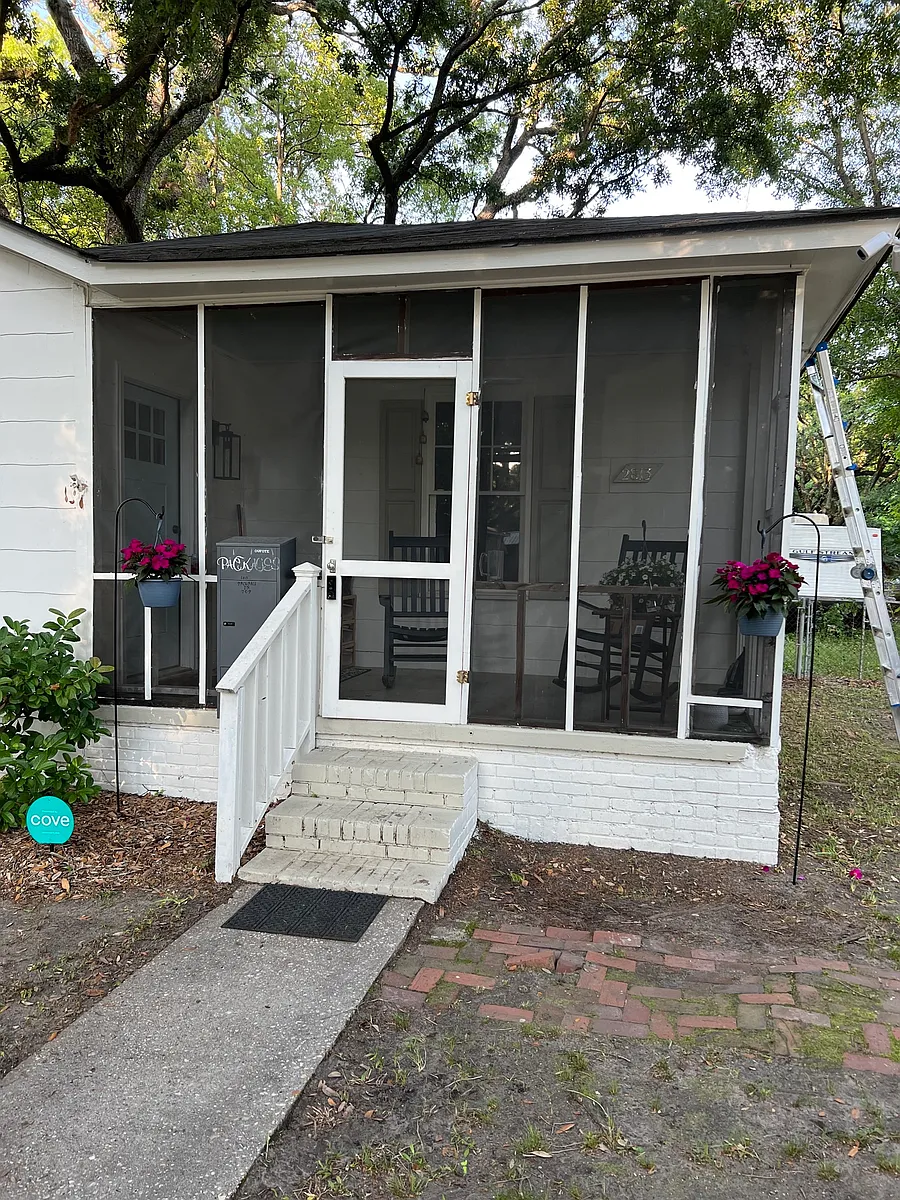 Screened porch. Lock box for package deliveries. - 2813 Ranger Dr
