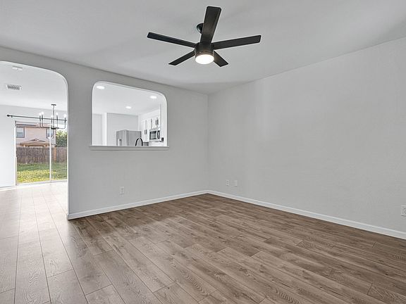 3rd image of 10507 Marengo Ln