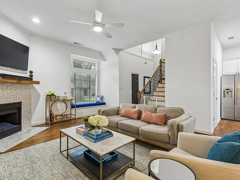 15 Stonebriar Ct — Photo 2