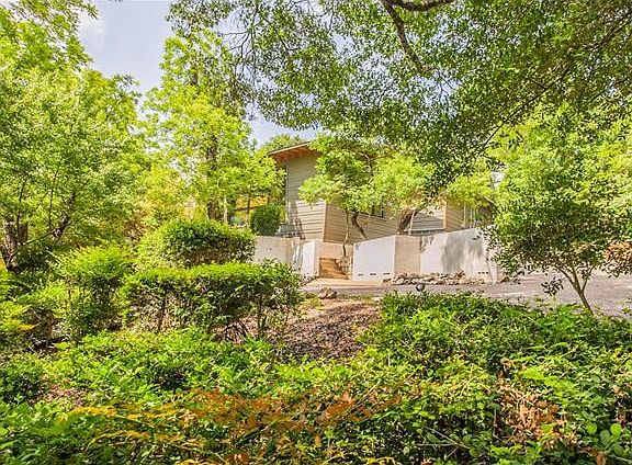3rd image of 5954 Highland Hills Dr