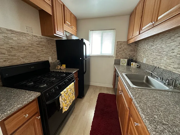 6201 Carlow Dr #4 — Photo 16
