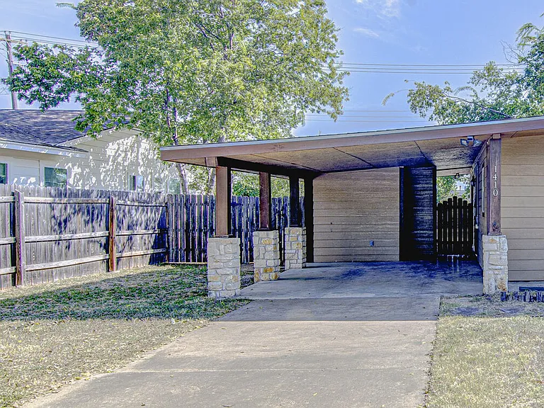 1410 Kamar Dr — Photo 2
